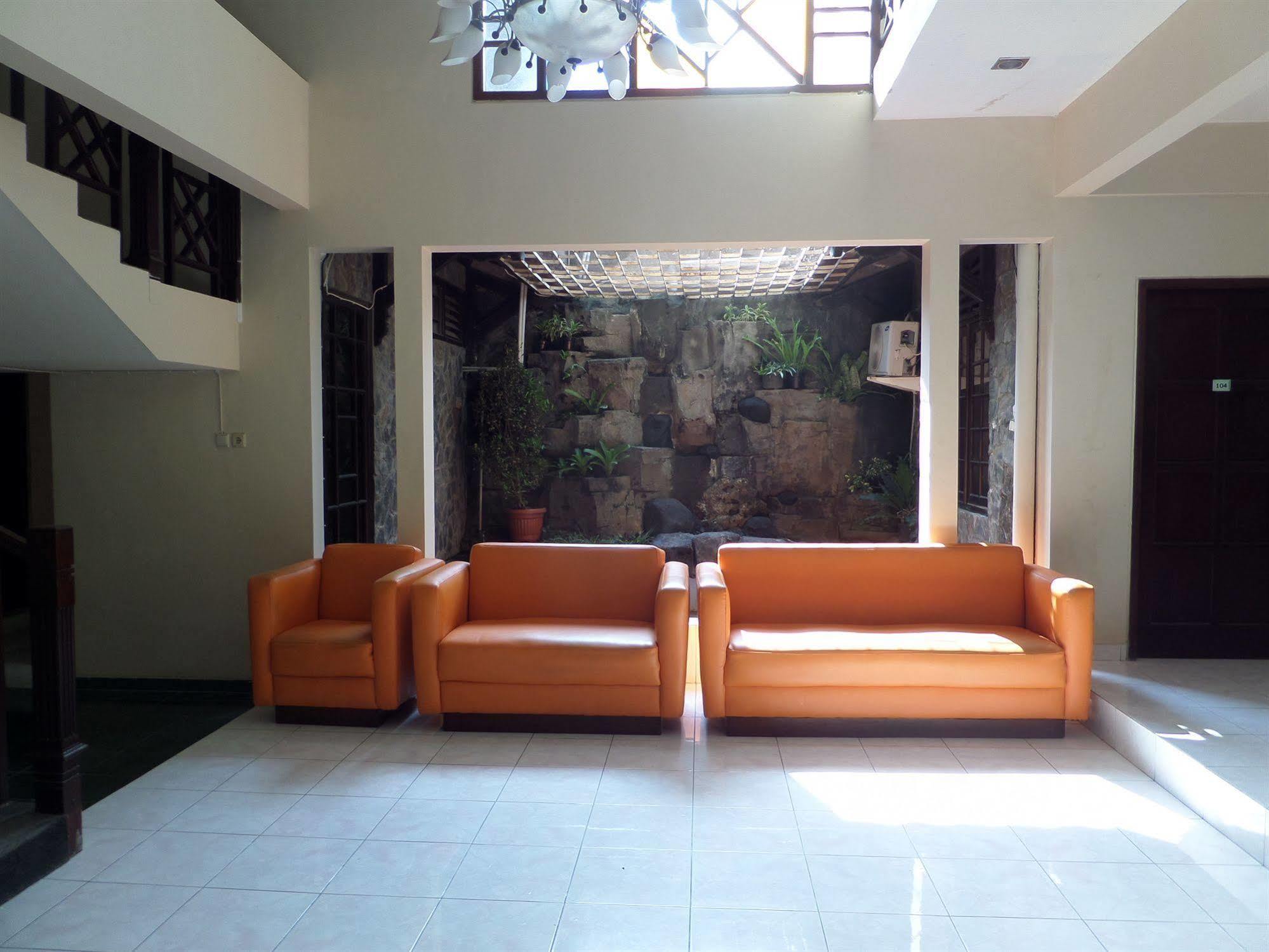 Oyo 201 Emdi House Timoho Hotel Yogyakarta Luaran gambar