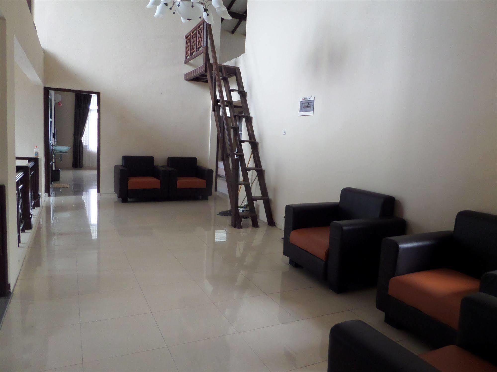 Oyo 201 Emdi House Timoho Hotel Yogyakarta Luaran gambar