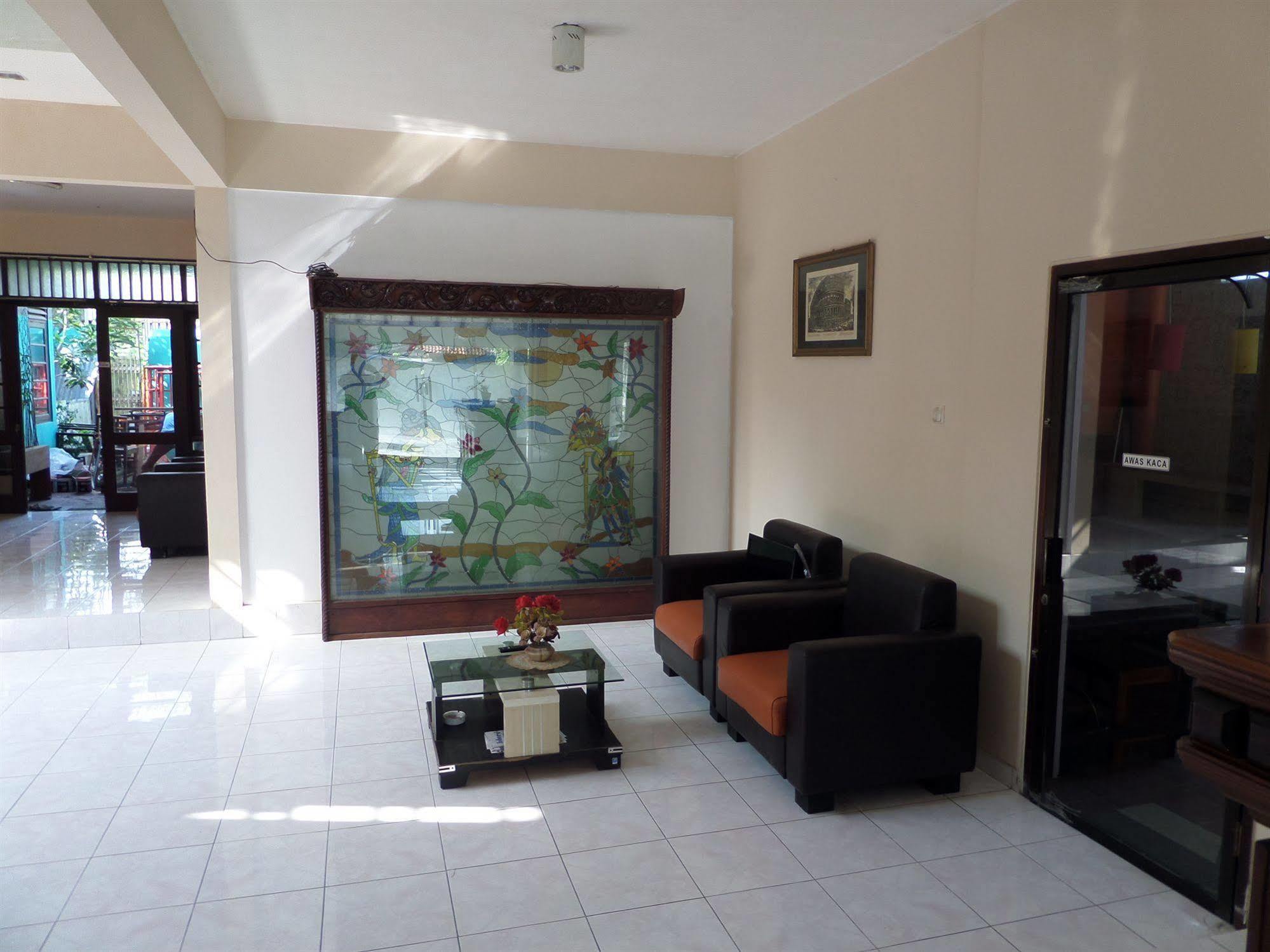 Oyo 201 Emdi House Timoho Hotel Yogyakarta Luaran gambar
