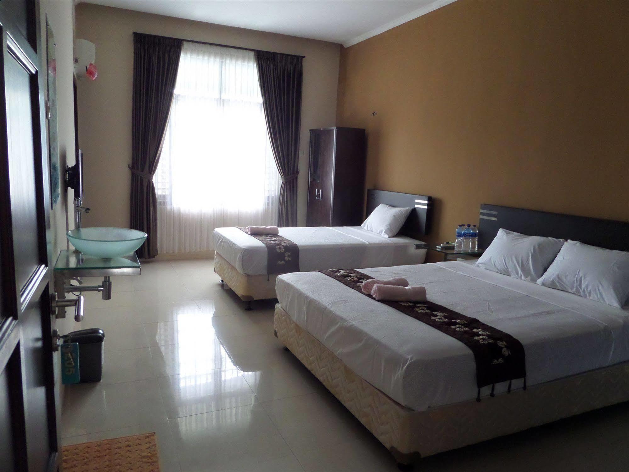 Oyo 201 Emdi House Timoho Hotel Yogyakarta Luaran gambar